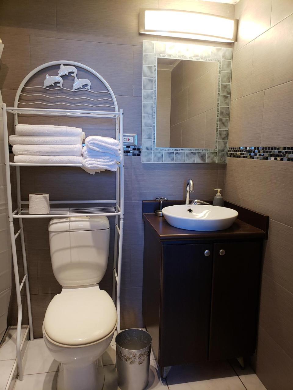 Apt In San Juan, 4 Guests Max, 1 Br-1 Bth, Full Kitchen, Free Internet-Parking Buitenkant foto